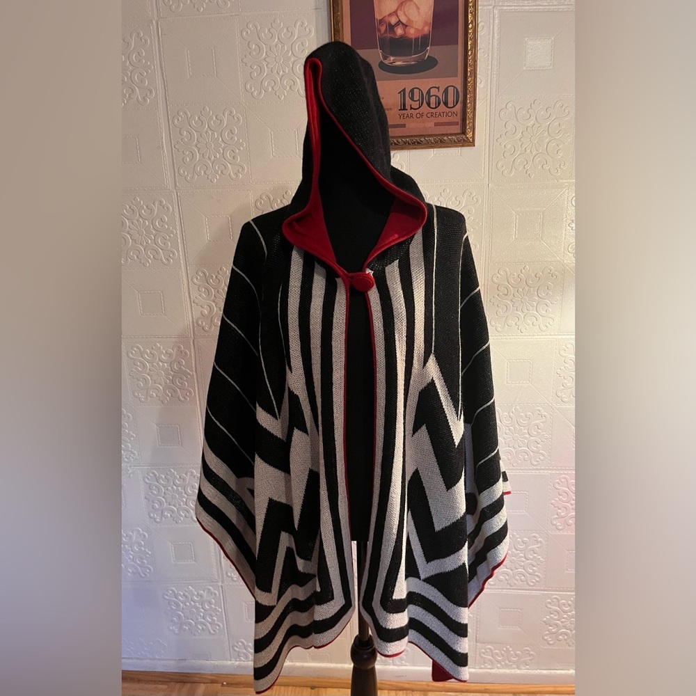 Peru Etnico 100% Baby Alpaca Wool Cape with Hood